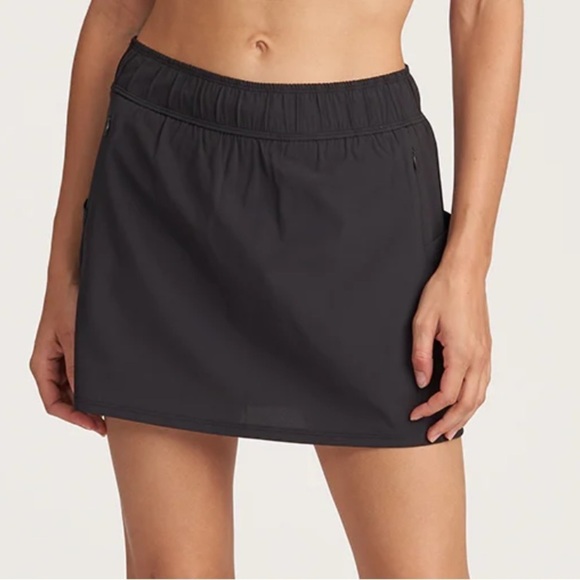Thrive Societe Pocket Skort in Black - Picture 1 of 6